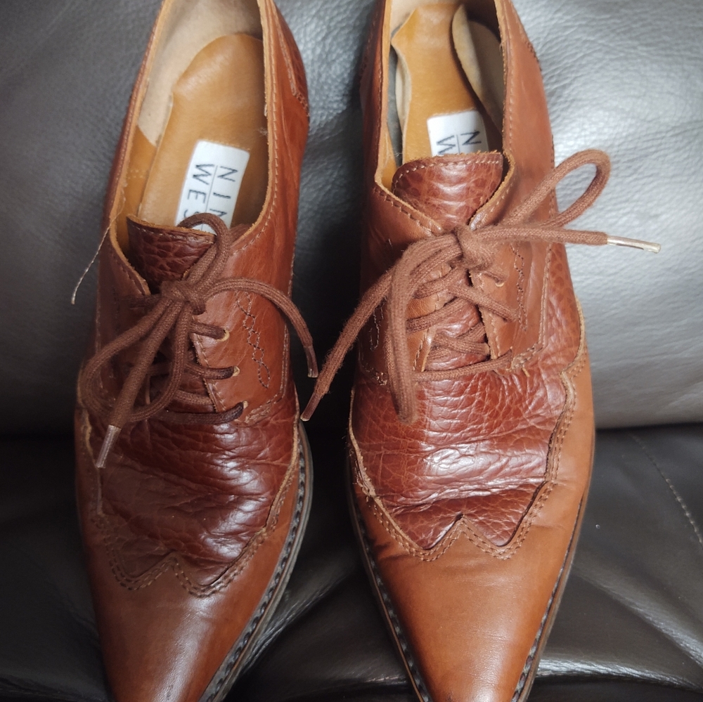6 1/2 M Nine West Wing Tip Shoe